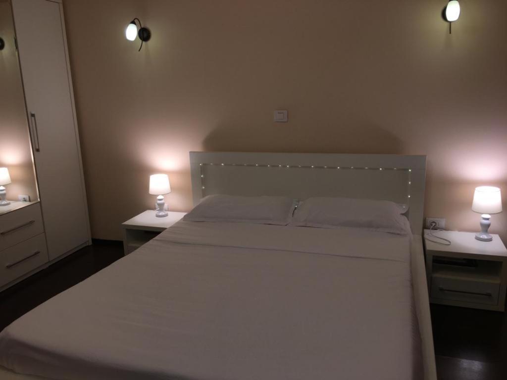 Sea Escape Apartment Мамая Екстериор снимка